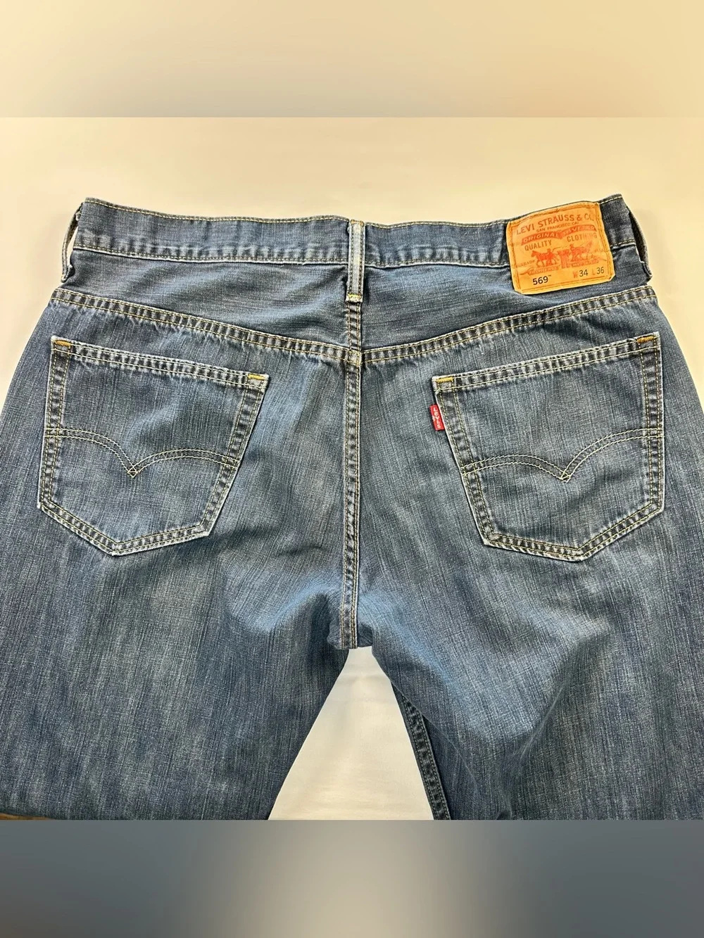 Levi’s 569 Jeans Mens 34x36 Blue Straight Dark Wash Denim Whiskered Loose Fit